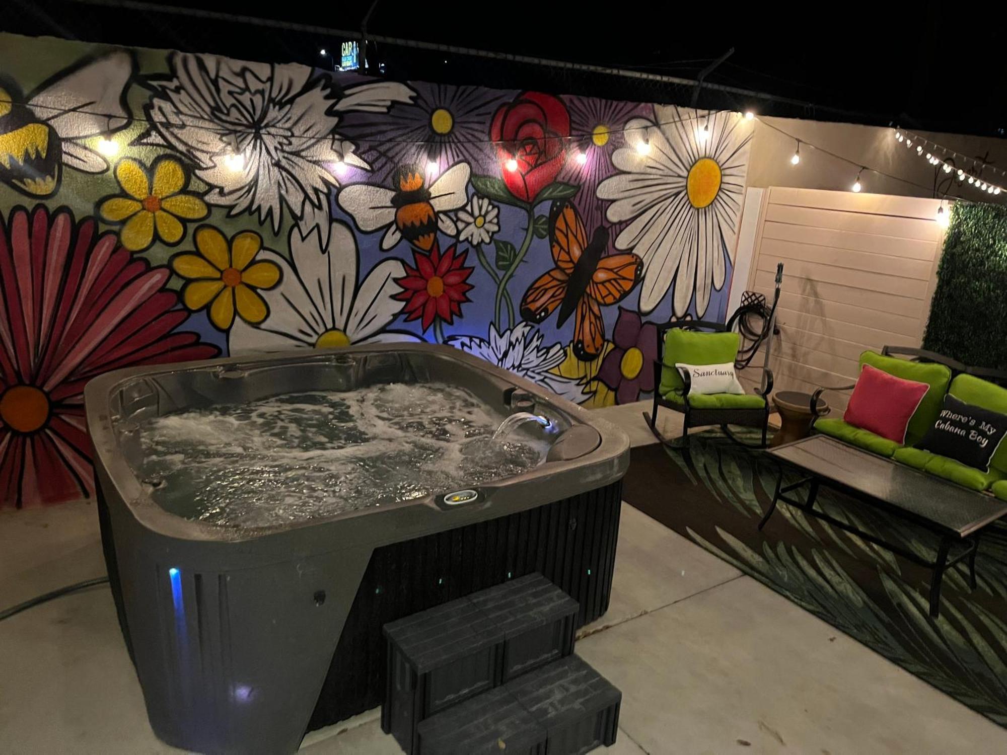 Bohemian Chic An Eclectic Escape-Hot Tub-Pet Friendly-No Pet Fees! Villa Албукерке Екстериор снимка