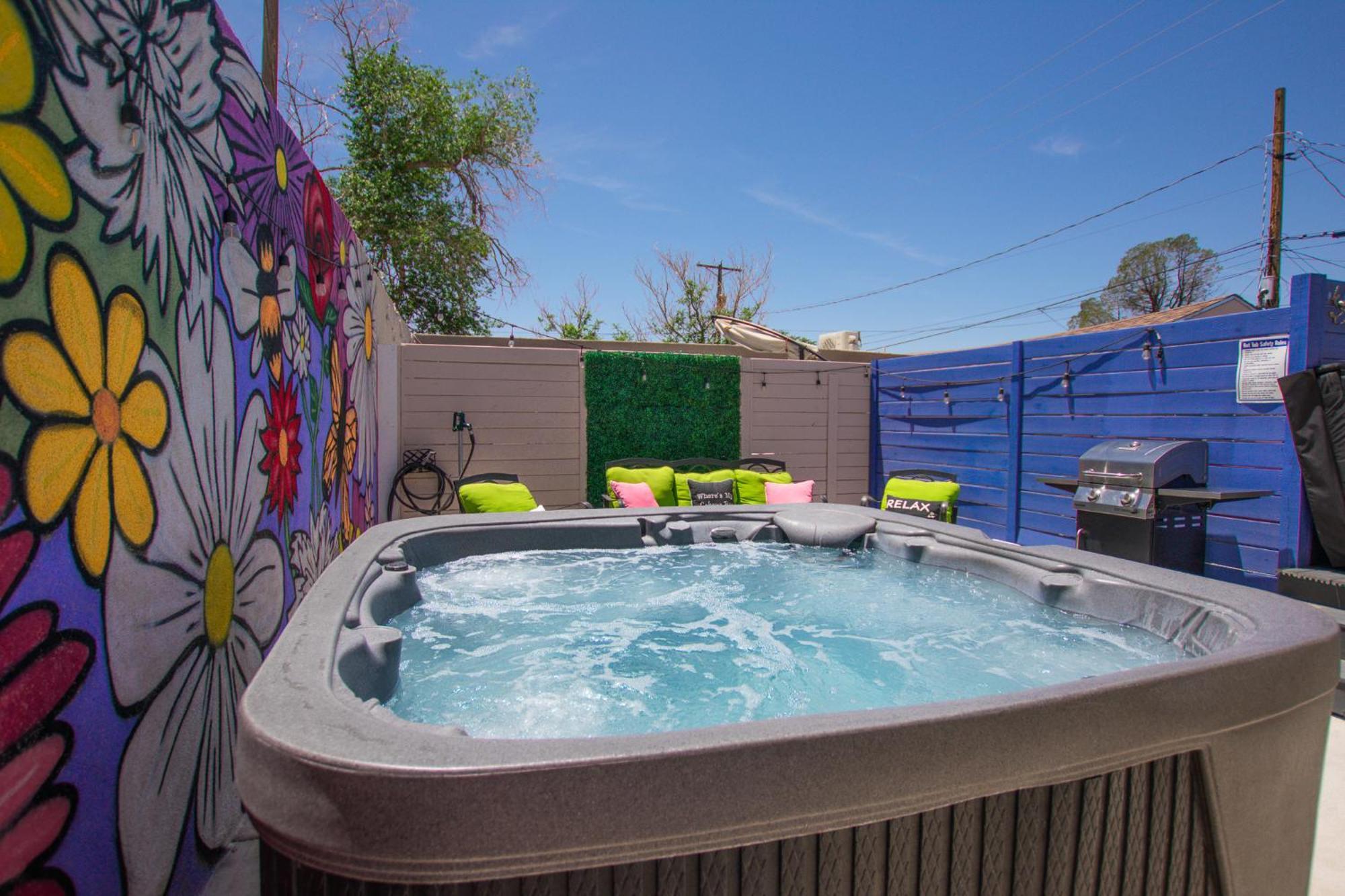 Bohemian Chic An Eclectic Escape-Hot Tub-Pet Friendly-No Pet Fees! Villa Албукерке Екстериор снимка