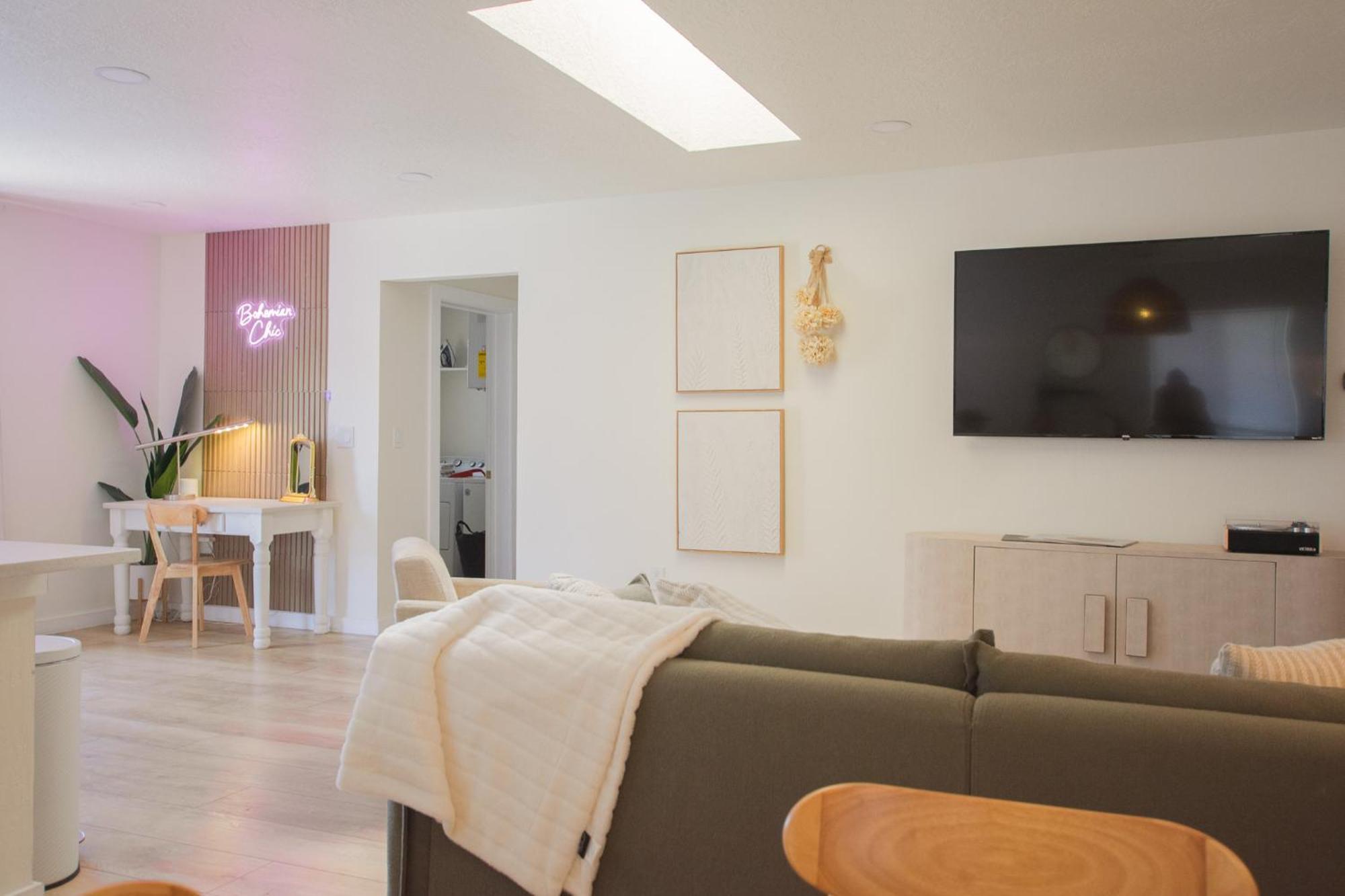 Bohemian Chic An Eclectic Escape-Hot Tub-Pet Friendly-No Pet Fees! Villa Албукерке Екстериор снимка