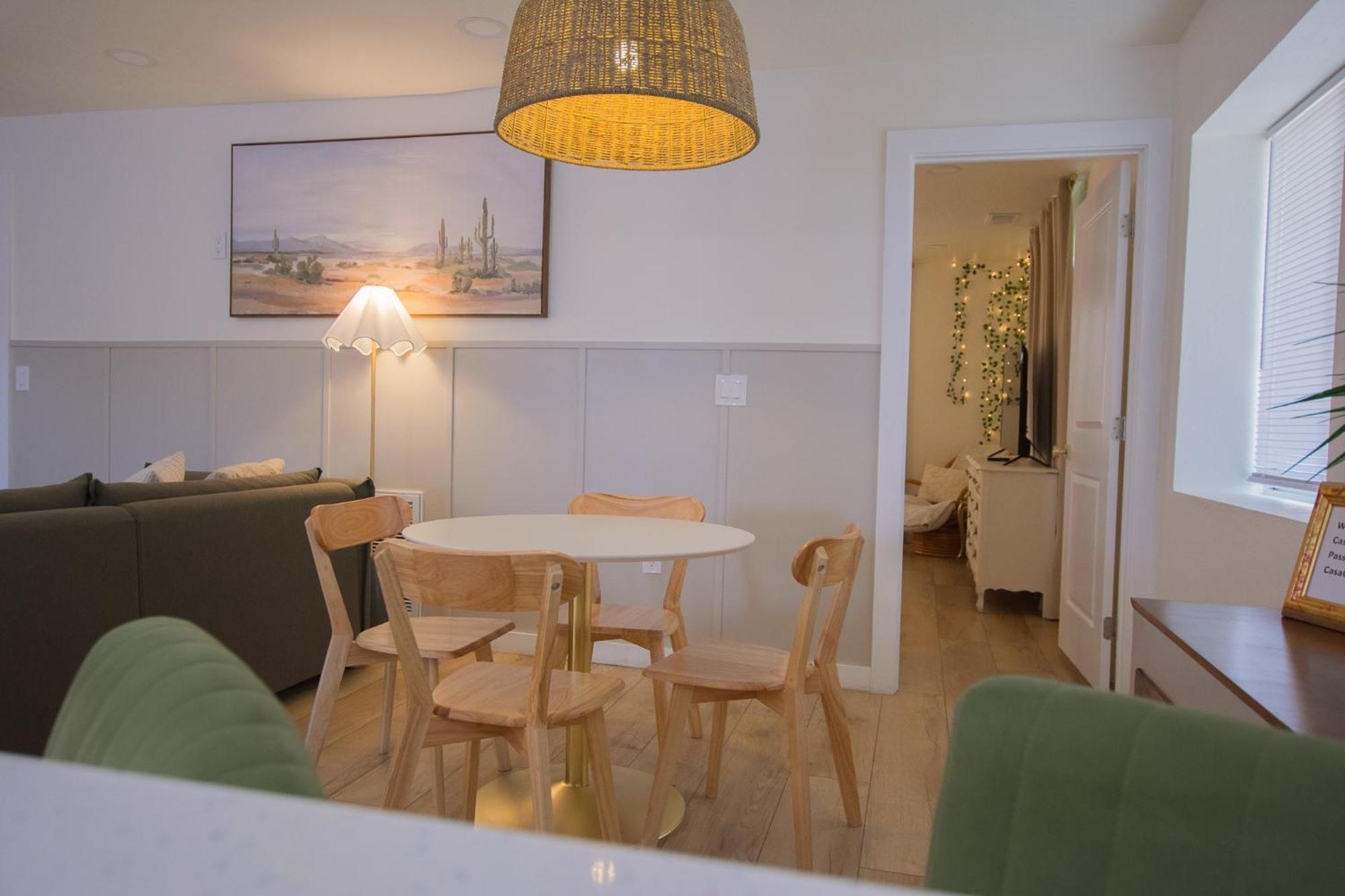 Bohemian Chic An Eclectic Escape-Hot Tub-Pet Friendly-No Pet Fees! Villa Албукерке Екстериор снимка