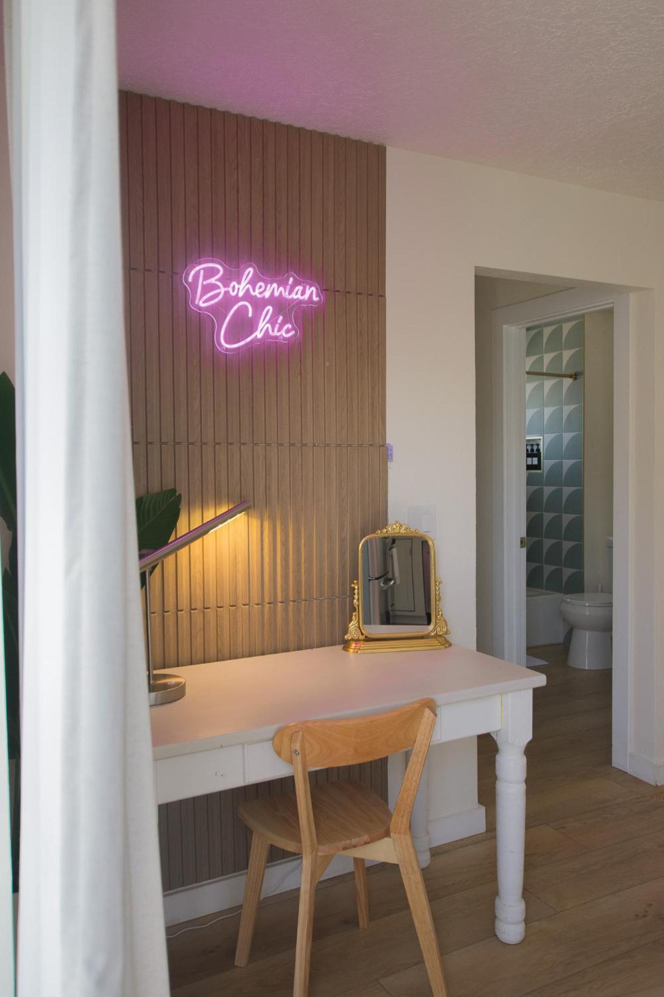 Bohemian Chic An Eclectic Escape-Hot Tub-Pet Friendly-No Pet Fees! Villa Албукерке Екстериор снимка